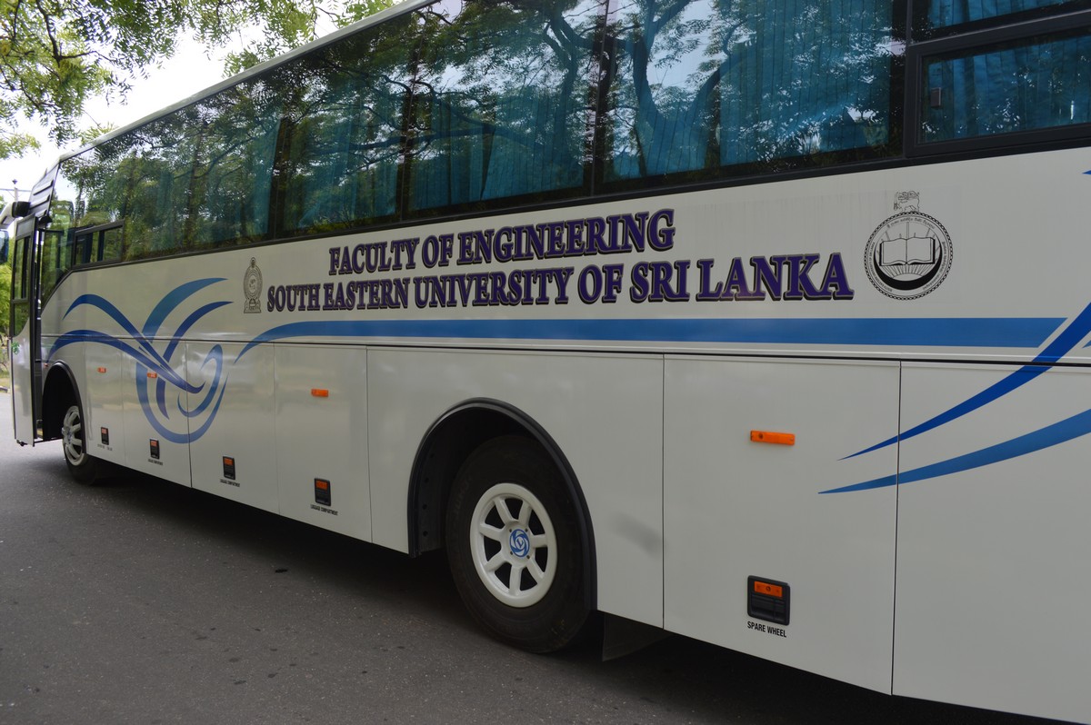 A luxury bus has been donated by the Ministry of Higher Education to the Faculty of Engineering