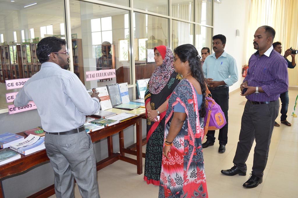 Eastern University  Sri Lanka  Library Staffs exposure visit to the SEUSL