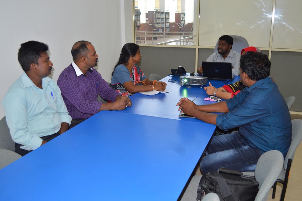 Eastern University  Sri Lanka  Library Staffs exposure visit to the SEUSL